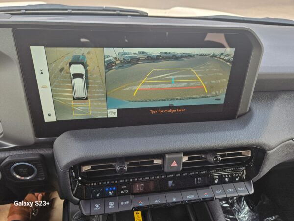 Toyota Prado 2.8L Diesel Full Options Europe Specs Without Sunroof - Image 8