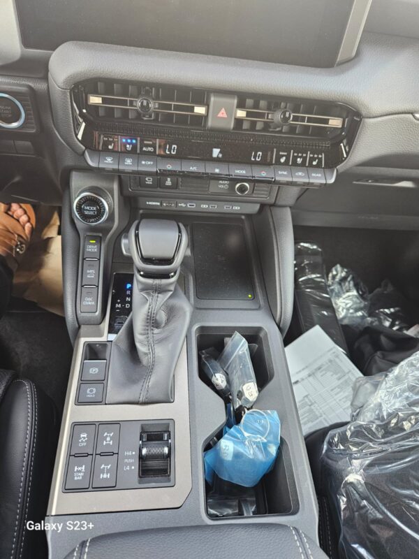 Toyota Prado 2.8L Diesel Full Options Europe Specs Without Sunroof - Image 9