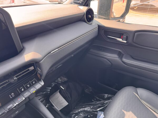 Toyota Prado - Image 8