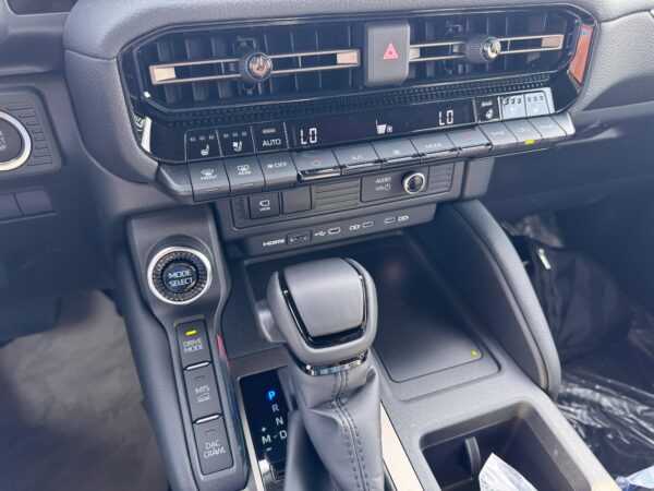 Toyota Prado - Image 32