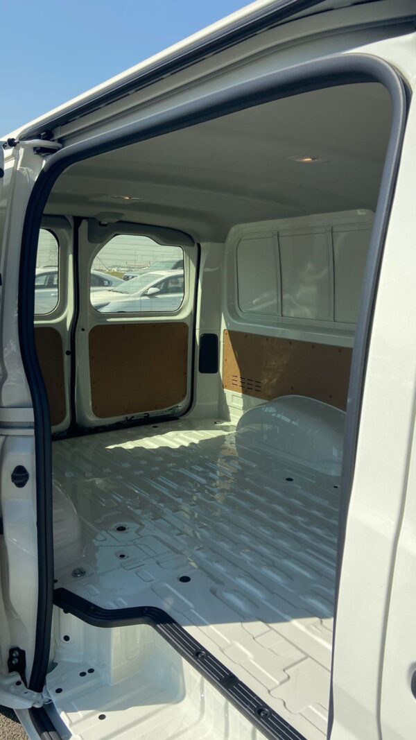 2025 Toyota Hiace Cargo 3.5L swing door Standard Roof - Image 14