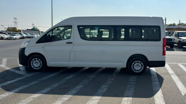 Toyota Hiace LHD 3.5L PETROL V6 High Roof 13 SEATER AT 2025 - Image 17