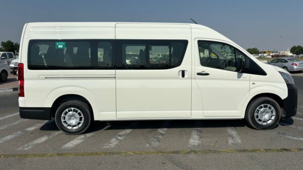 Toyota Hiace LHD 3.5L PETROL V6 High Roof 13 SEATER AT 2025 - Image 15