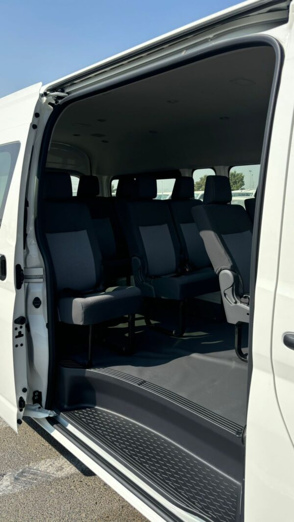 Toyota Hiace LHD 3.5L PETROL V6 High Roof 13 SEATER AT 2025 - Image 12