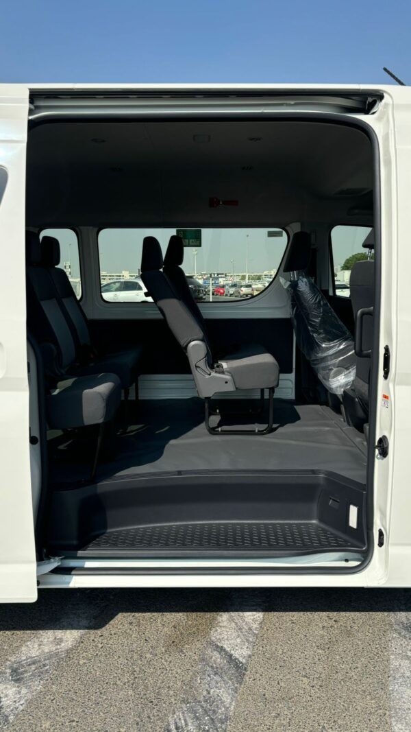 Toyota Hiace LHD 3.5L PETROL V6 High Roof 13 SEATER AT 2025 - Image 13