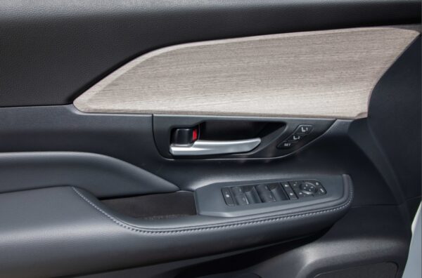 2024 Toyota Grand Highlander 2.4L Petrol Limited AWD - Image 9