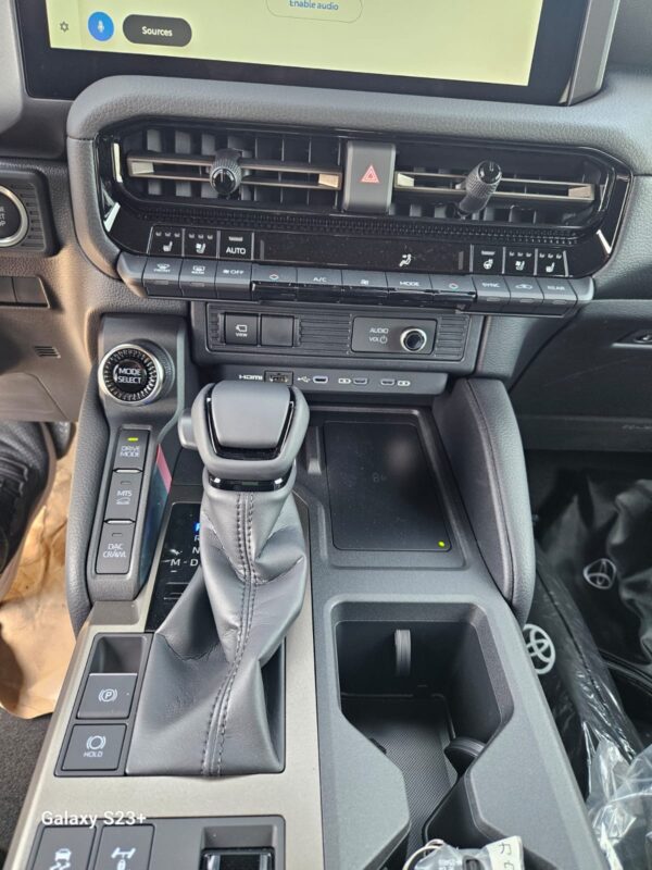 TOYOTA PRADO LC250 2.4L TURBO PETROL WITHOUT SUNROOF - Image 7