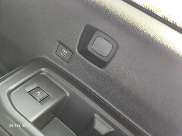 TOYOTA PRADO LC250 2.4L TURBO PETROL WITHOUT SUNROOF - Image 24