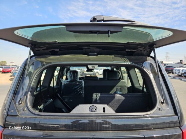 TOYOTA PRADO LC250 2.4L TURBO PETROL WITHOUT SUNROOF - Image 17